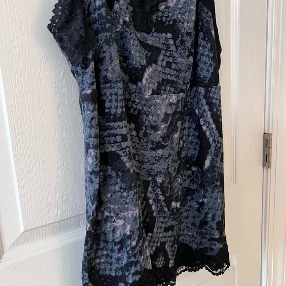 NWT Lane Bryant Black and Gray Lace Camisole with adjustable straps 22/24 - Picture 3 of 8